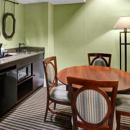 Holiday Inn Express Hotel & Suites Atlanta Buckhead By Ihg Zewnętrze zdjęcie