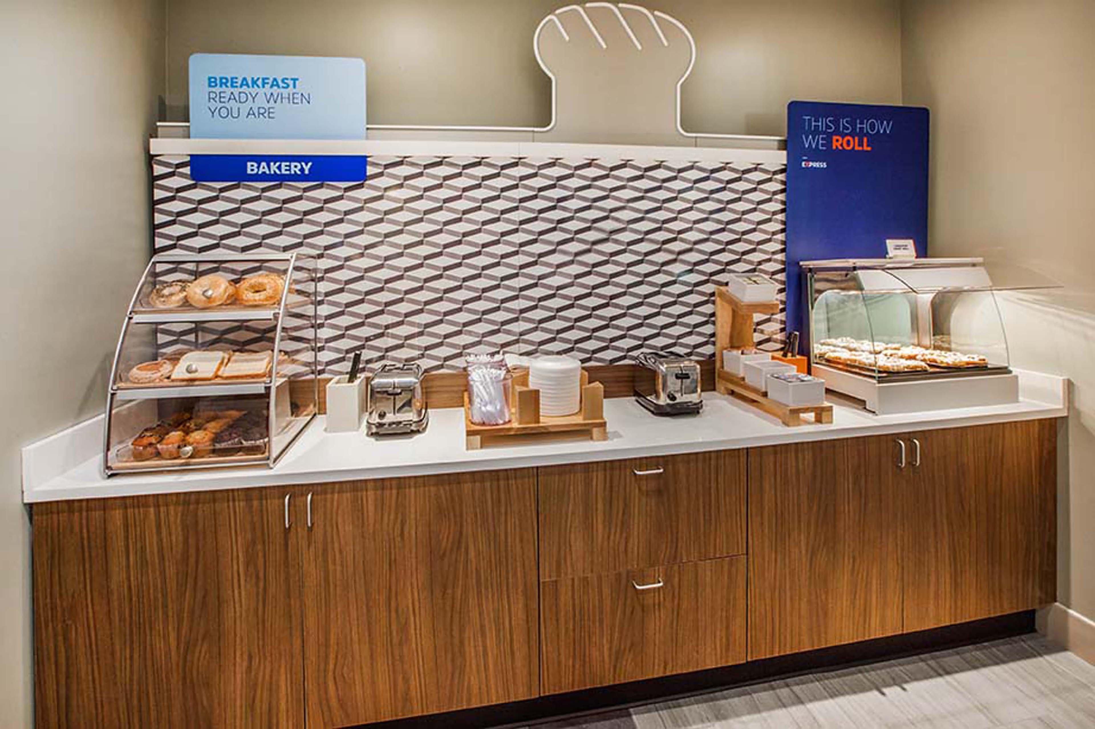 Holiday Inn Express Hotel & Suites Atlanta Buckhead By Ihg Zewnętrze zdjęcie
